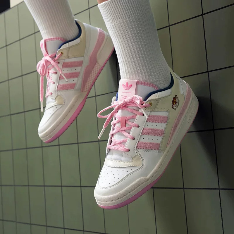 Adidas Clover x Disney collabo - đánh giá và giá Women Shoes Hong Kong