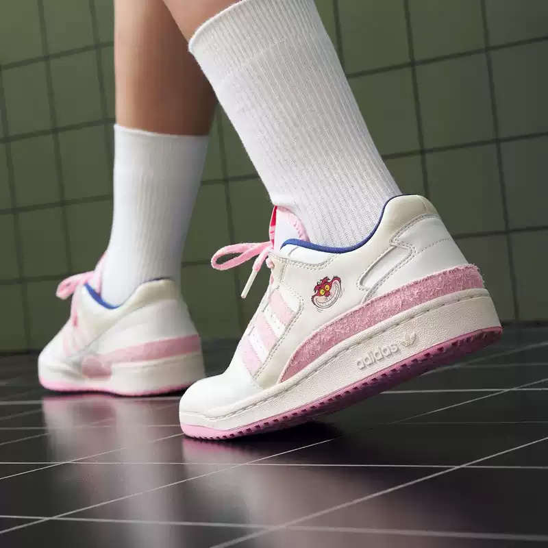 Adidas Clover x Disney collabo - đánh giá và giá Women Shoes Hong Kong