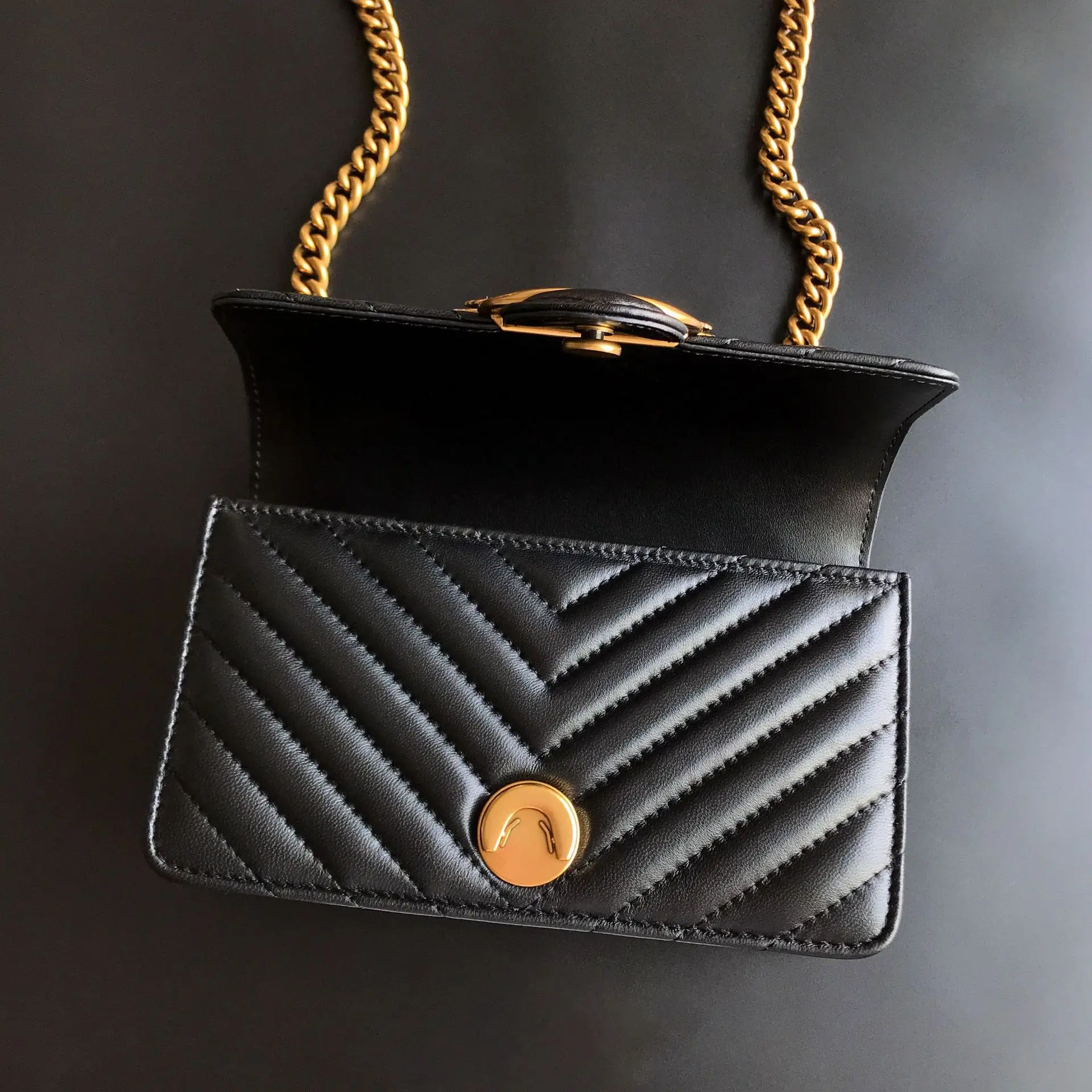 Gift Pinko Same Style V Patter - đánh giá và giá Women'S Shoes Louis Vuitton